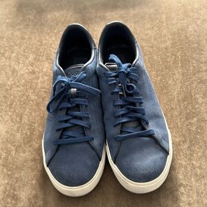 Adidas neo men size 9.5 blue suede sneaker shoes ortholite insoles. Gently used